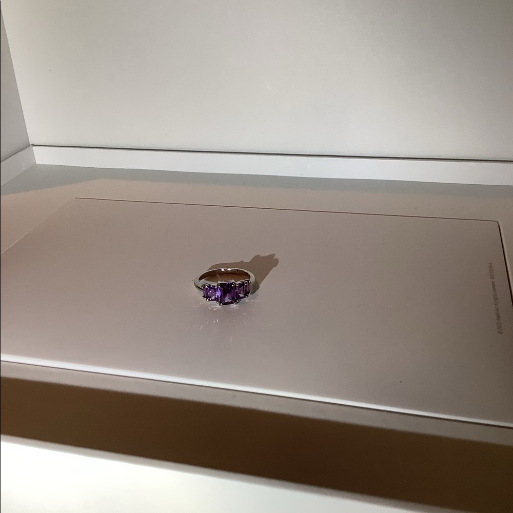 Amethyst fashion ring